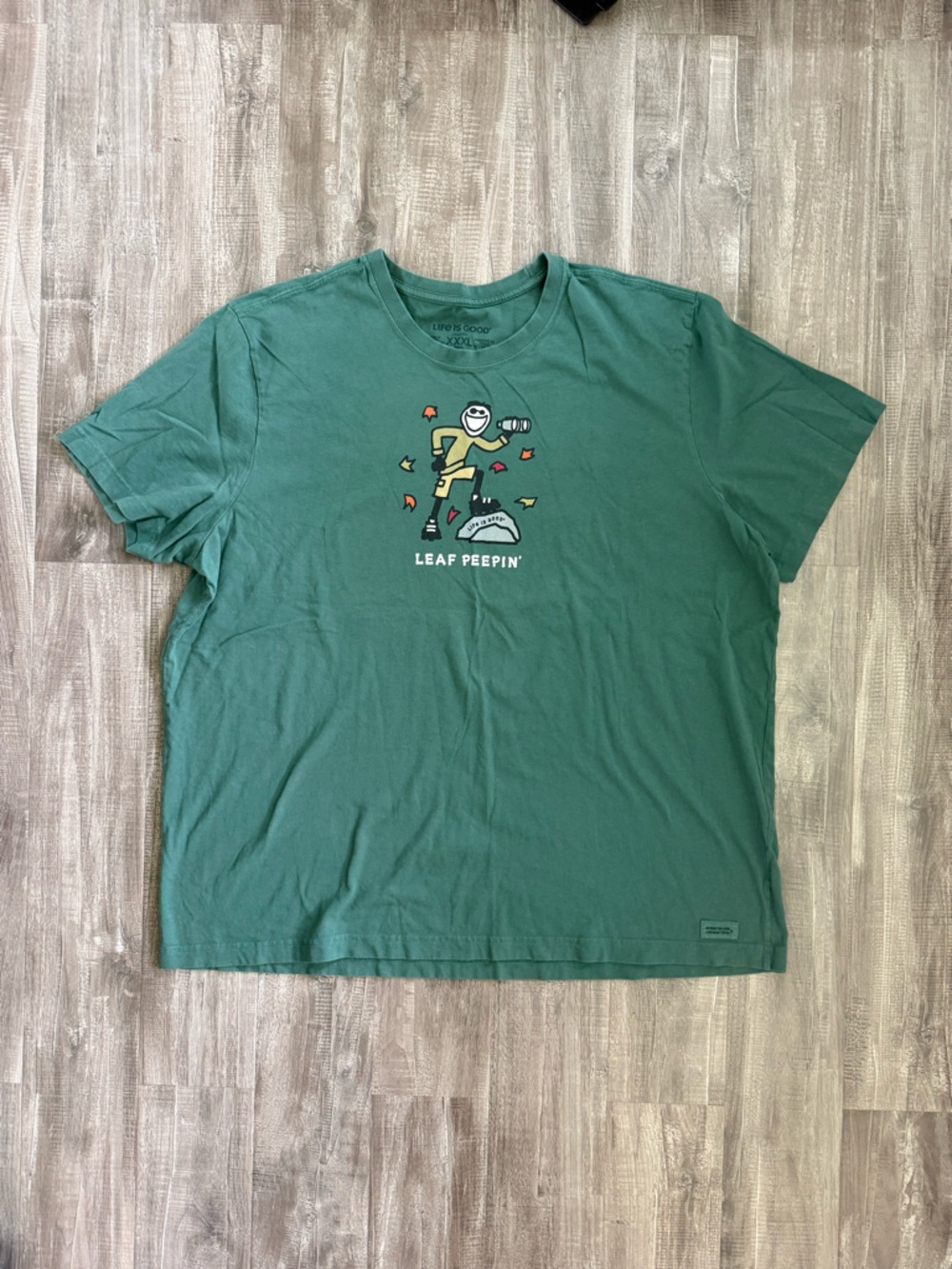 Life Is Good Green 'Leaf Peepin'' Short-Sleeve Graphic Tee